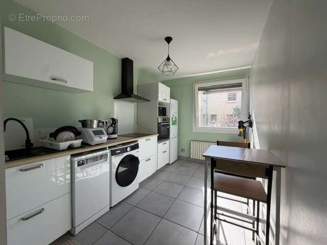 Appartement à ROCHE-LA-MOLIERE