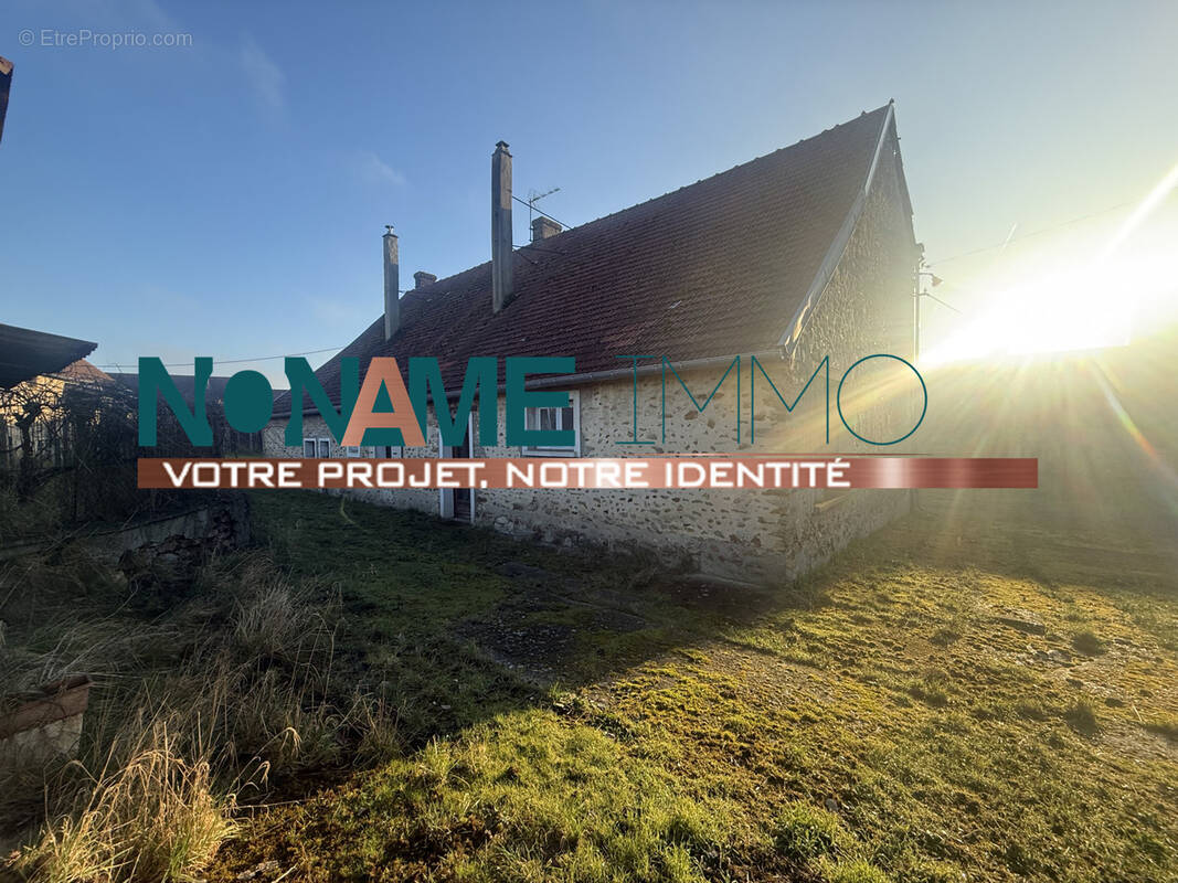 Maison à LA HEUNIERE