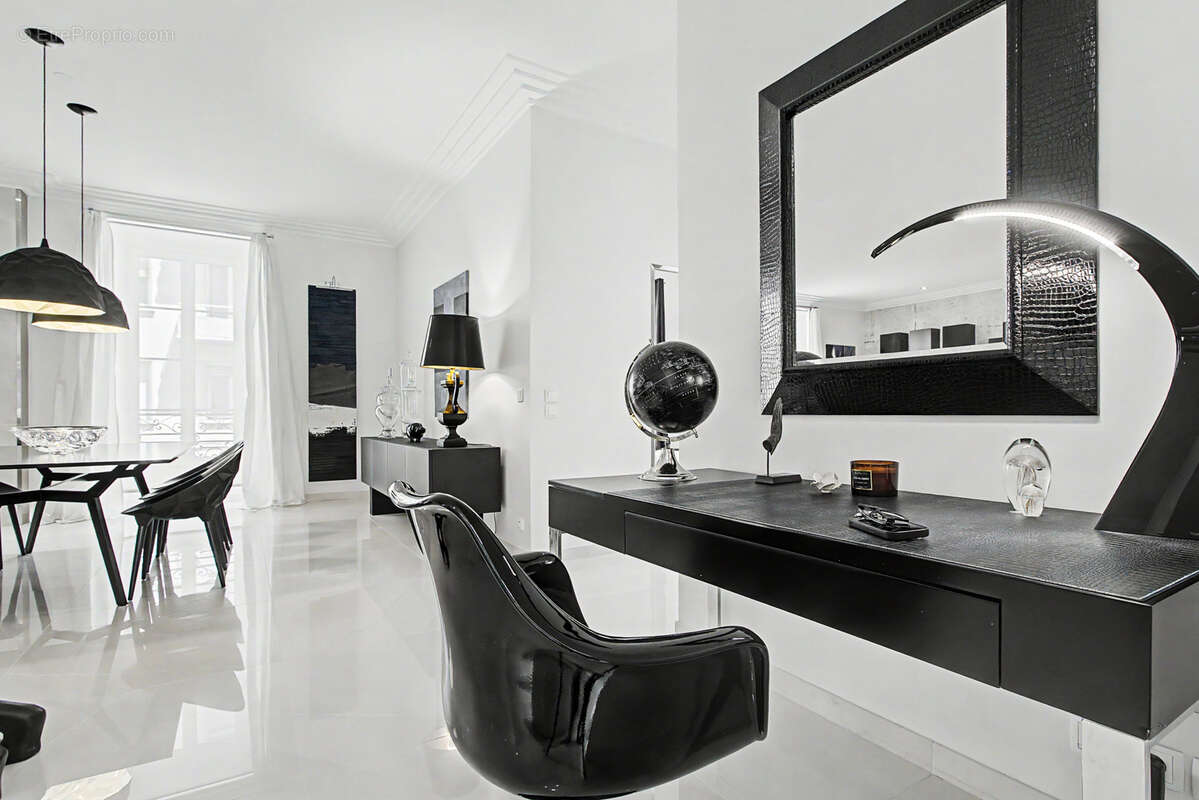 Chambéry hyper centre - Appartement d'exception T3/4 - 147 m2 - Ascenseur - Parking - photo 12