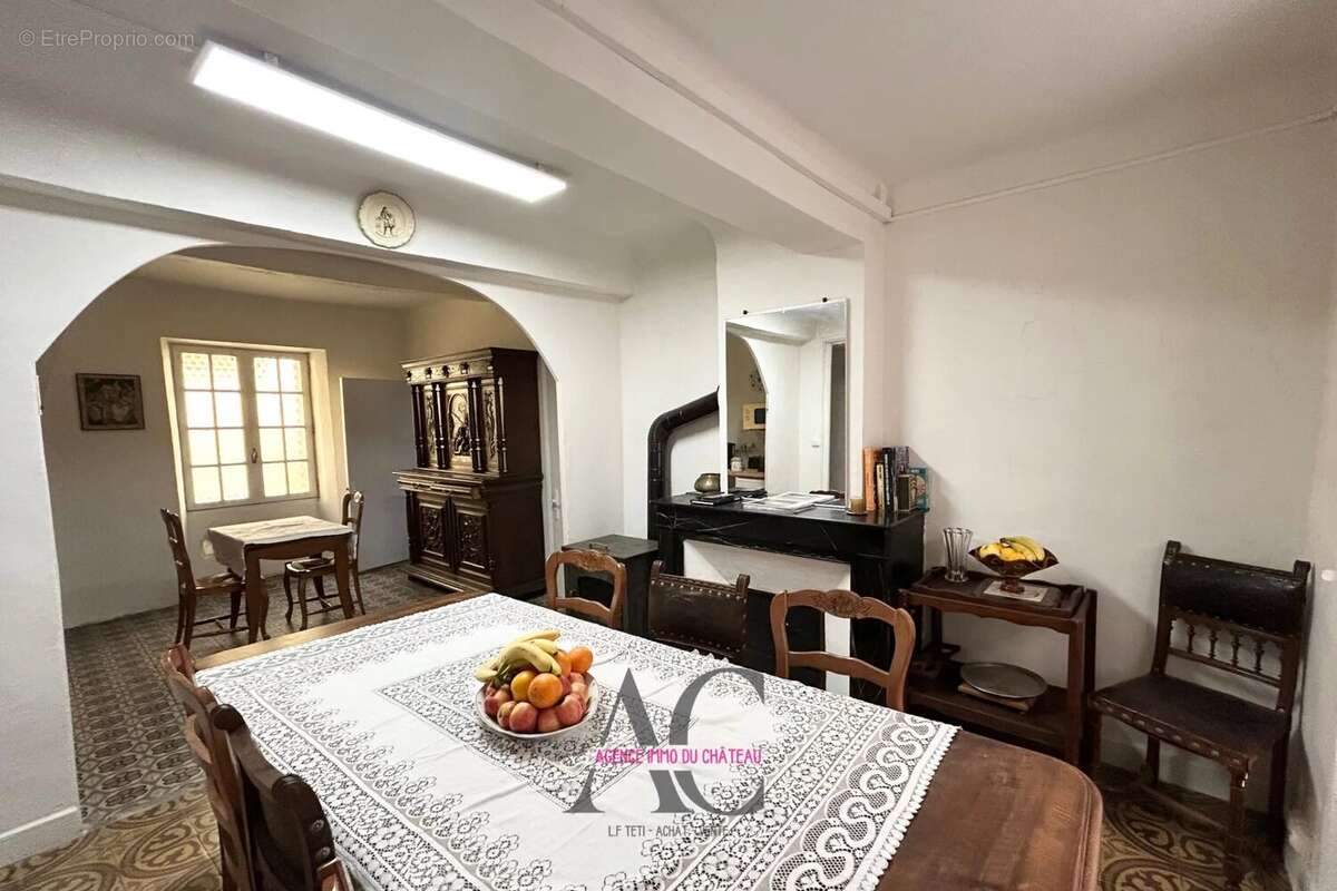 Maison à SAINTE-ANASTASIE-SUR-ISSOLE