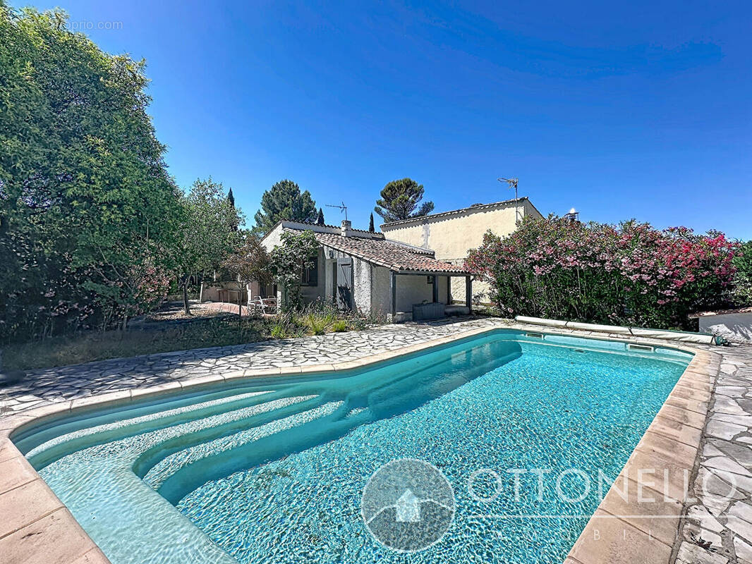 Maison à ROQUEBRUNE-SUR-ARGENS