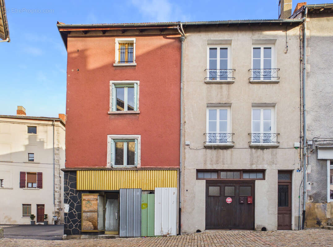 Maison à CRAPONNE-SUR-ARZON