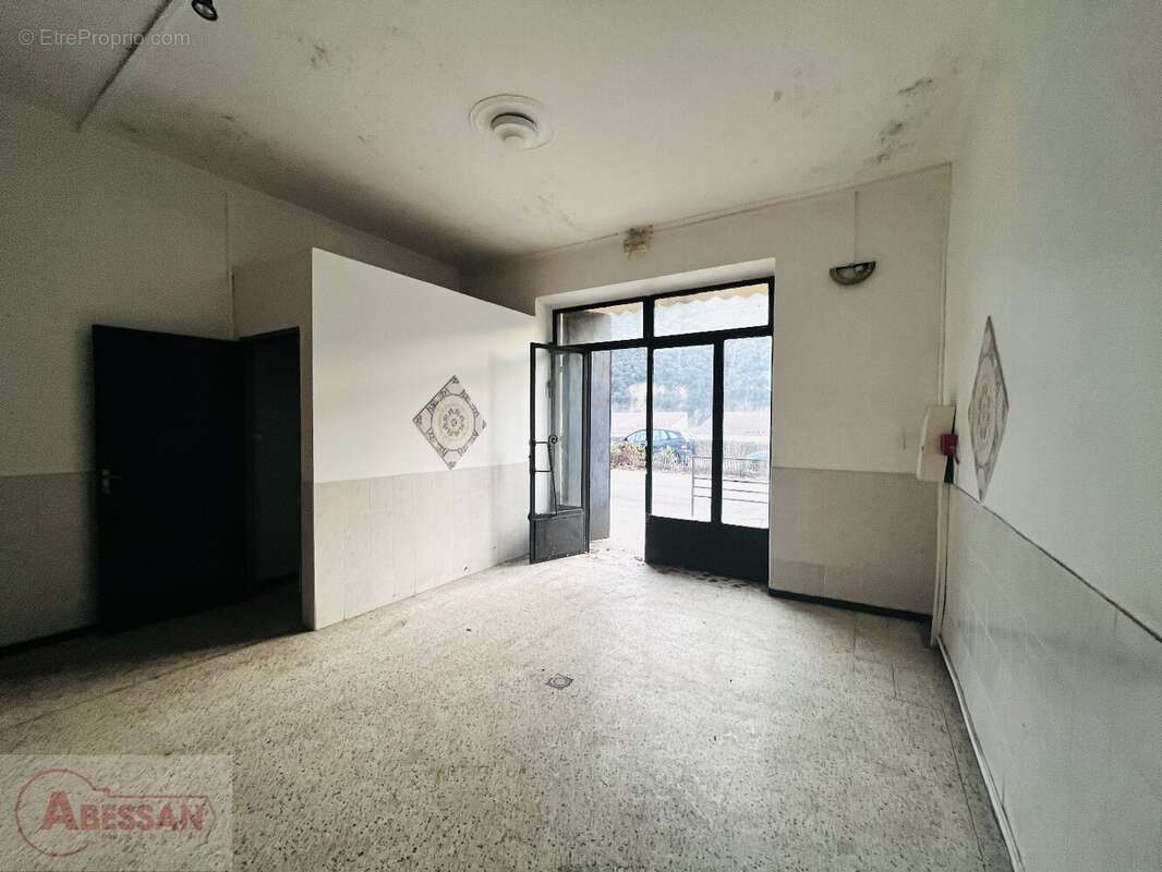 Maison 300 m² à La Grand-Combe  - photo 4
