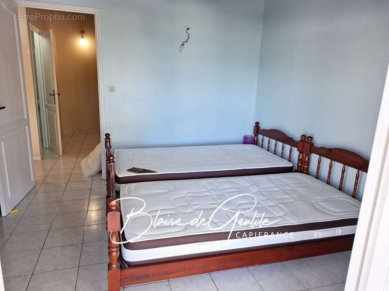 Maison à BAIE-MAHAULT