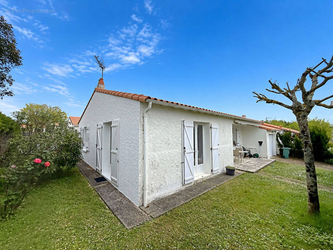 Maison à VAUX-SUR-MER