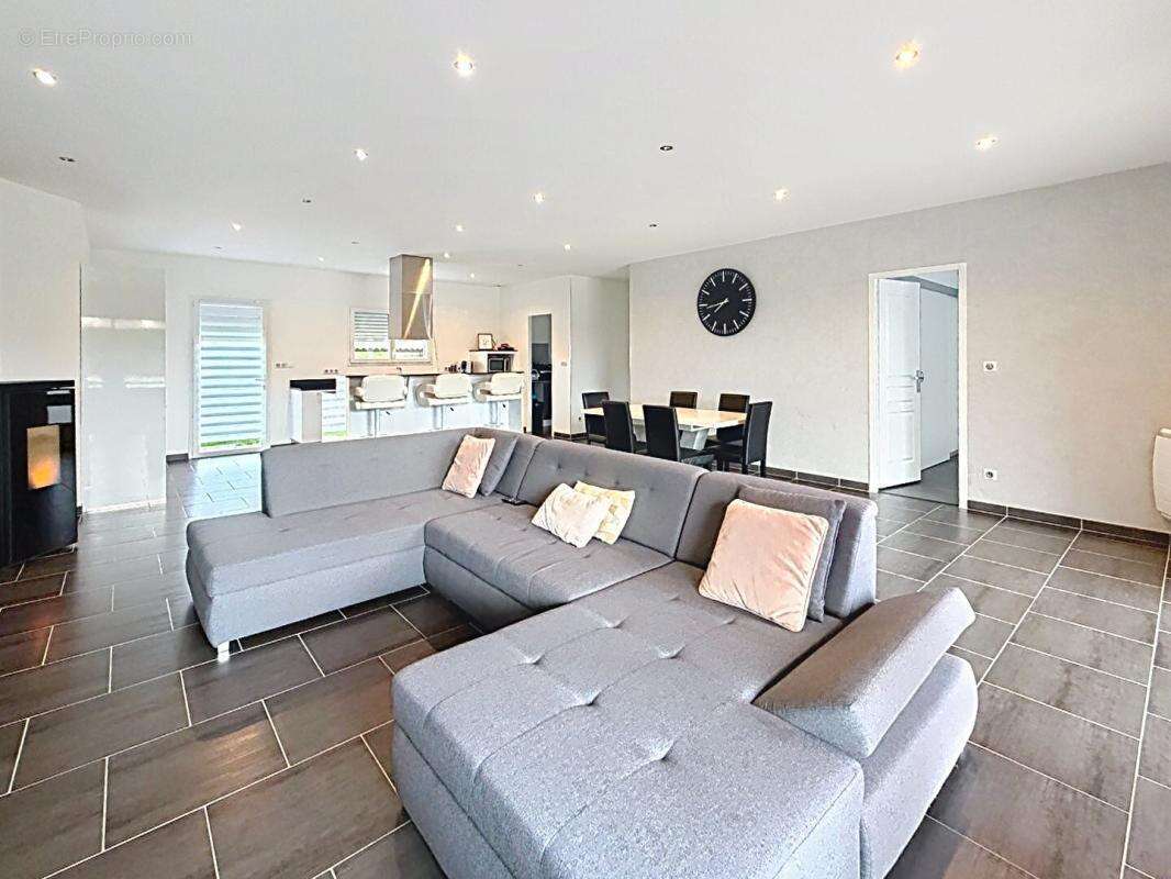 A VENDRE A CARCANS Maison 5 pièces145 m² - photo 3