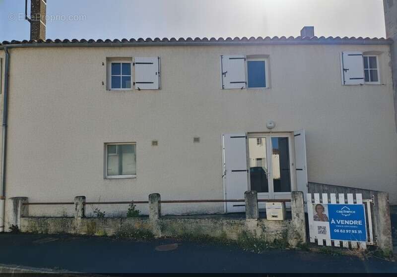 Maison à vendre 4 pièces LA BRUFFIERE (85) - photo 2