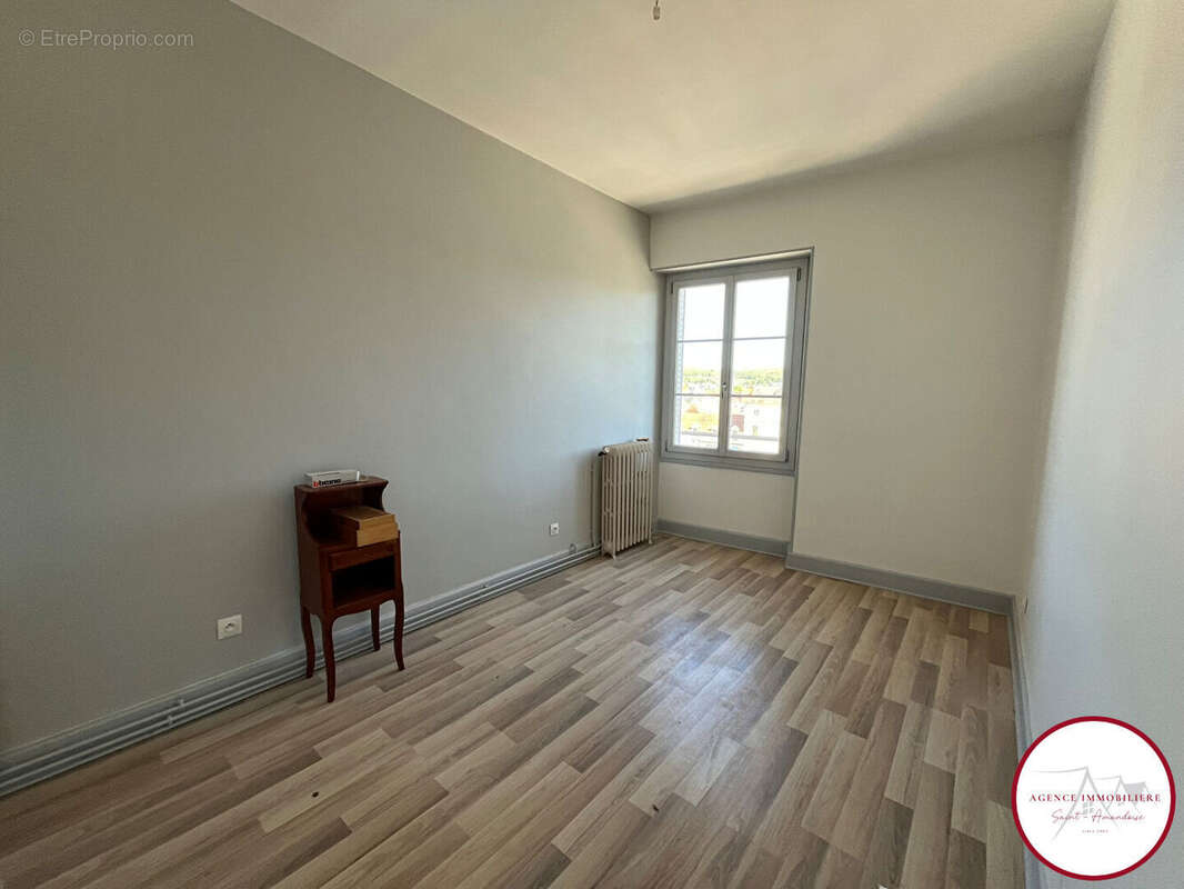 Appartement à SAINT-AMAND-MONTROND