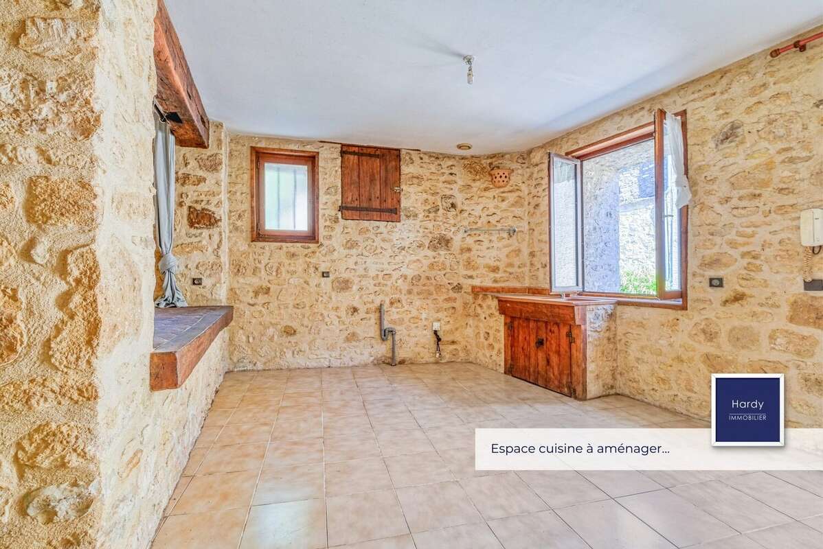 Maison à CONDECOURT