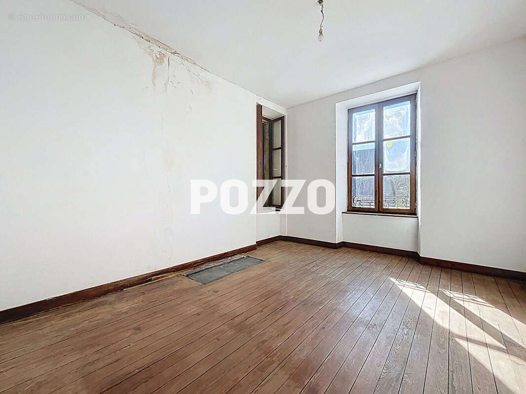 Maison à SAINT-MICHEL-DE-MONTJOIE