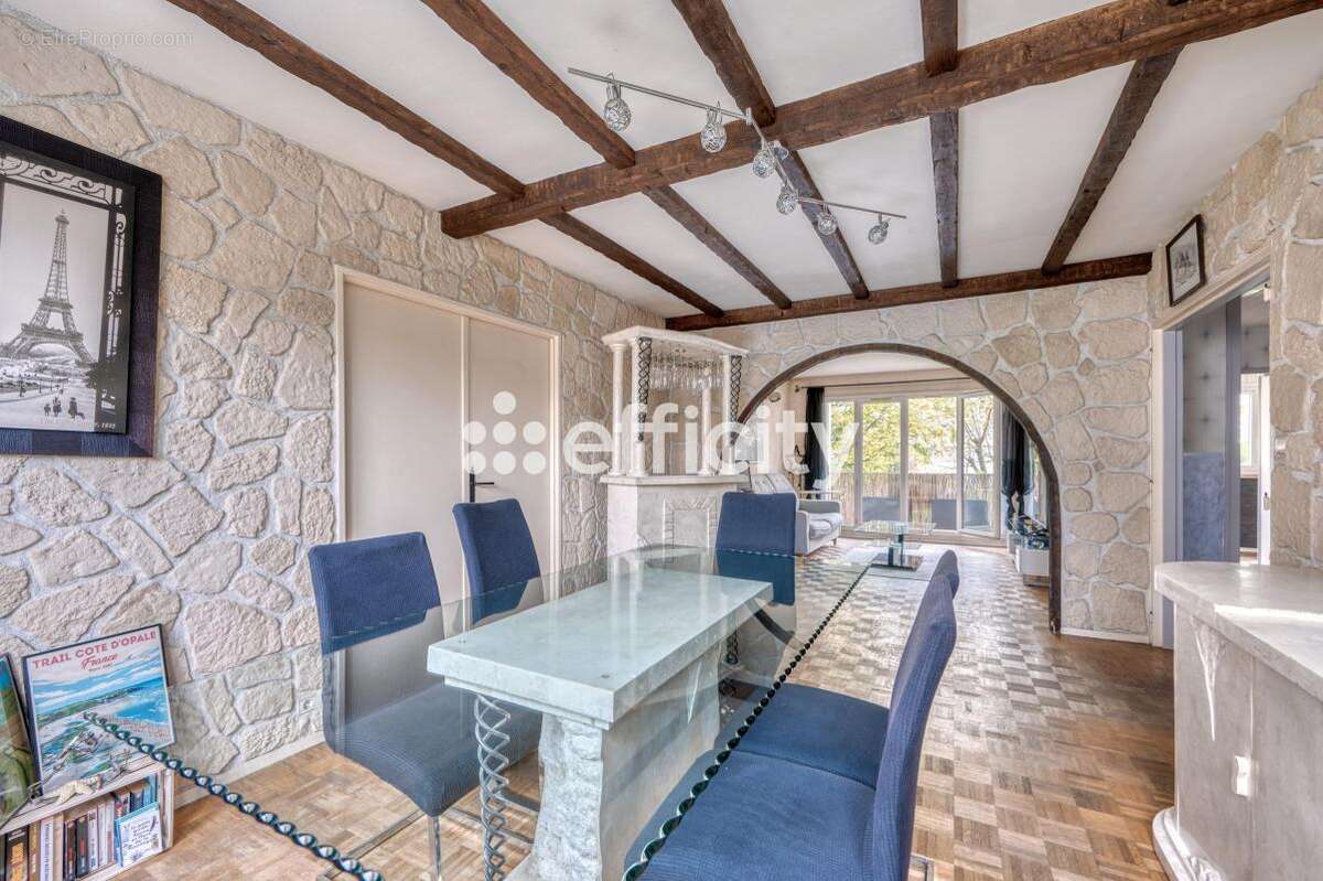 Appartement à SAINT-GRATIEN