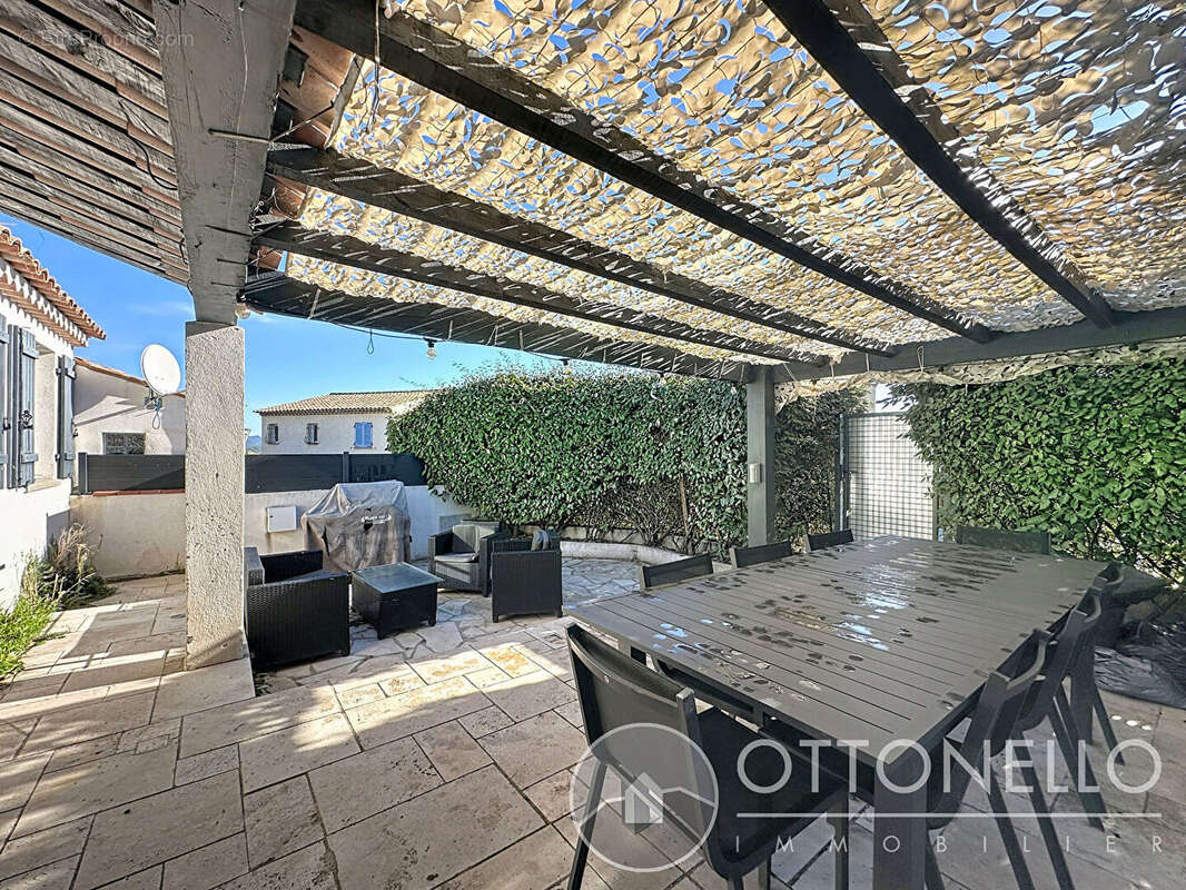 Maison à ROQUEBRUNE-SUR-ARGENS