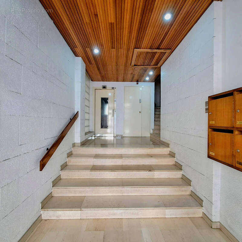 Appartement à MARSEILLE-6E