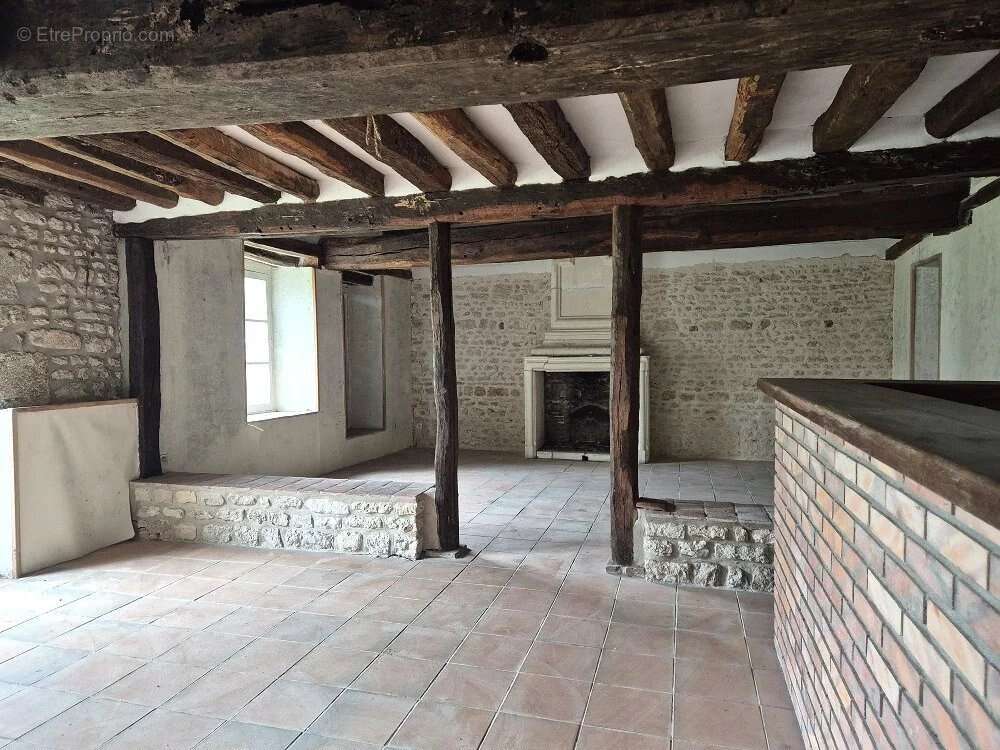 Maison à BEAUNE-LA-ROLANDE