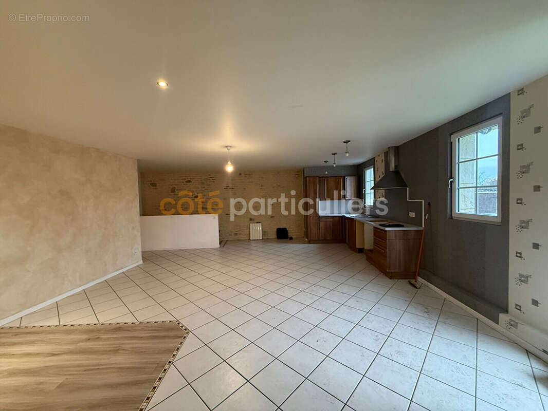 Appartement à LE MAY-SUR-EVRE