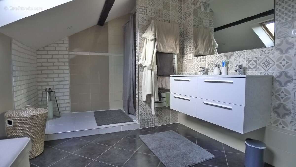 Maison à CRAN-GEVRIER