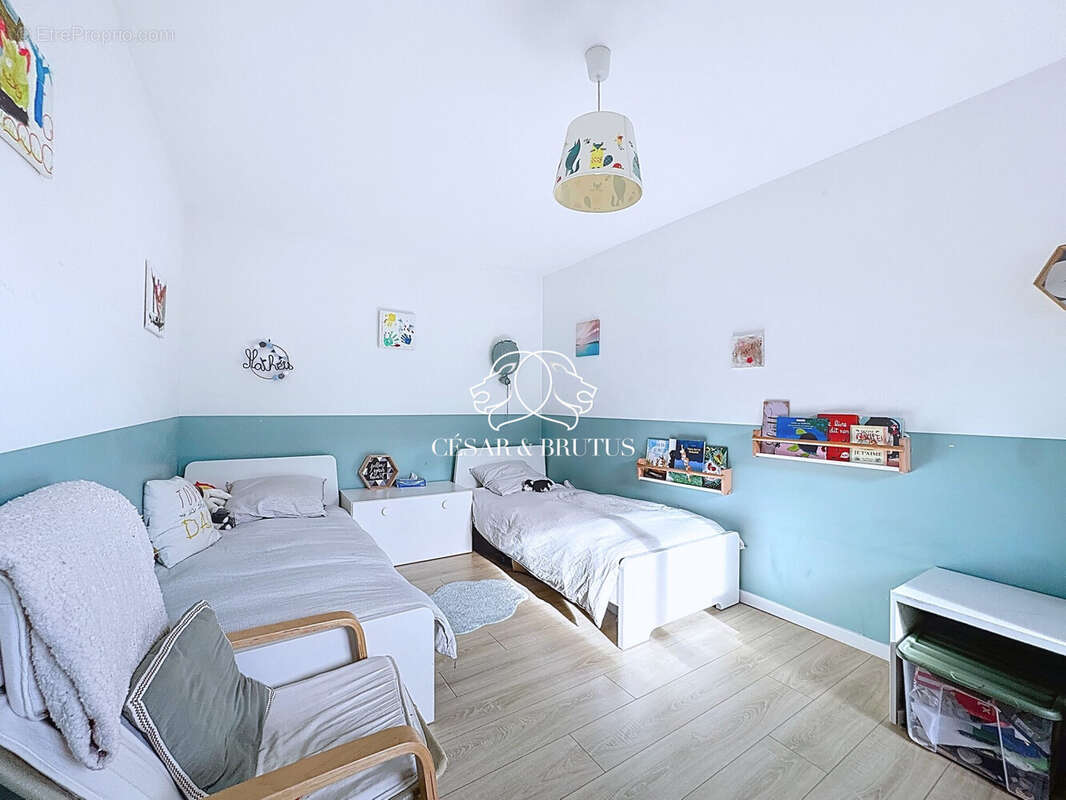 Chambre enfants - Maison à CHASSIEU