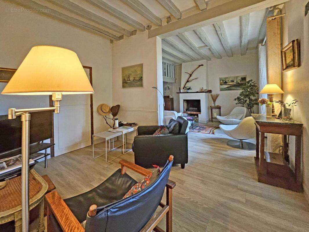 Maison à DAMPIERRE-EN-YVELINES