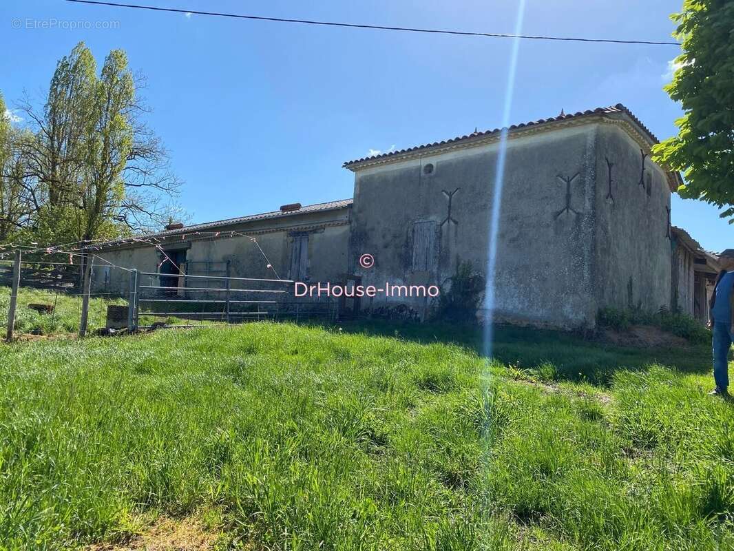 Maison à SAINT-VIVIEN-DE-MONSEGUR