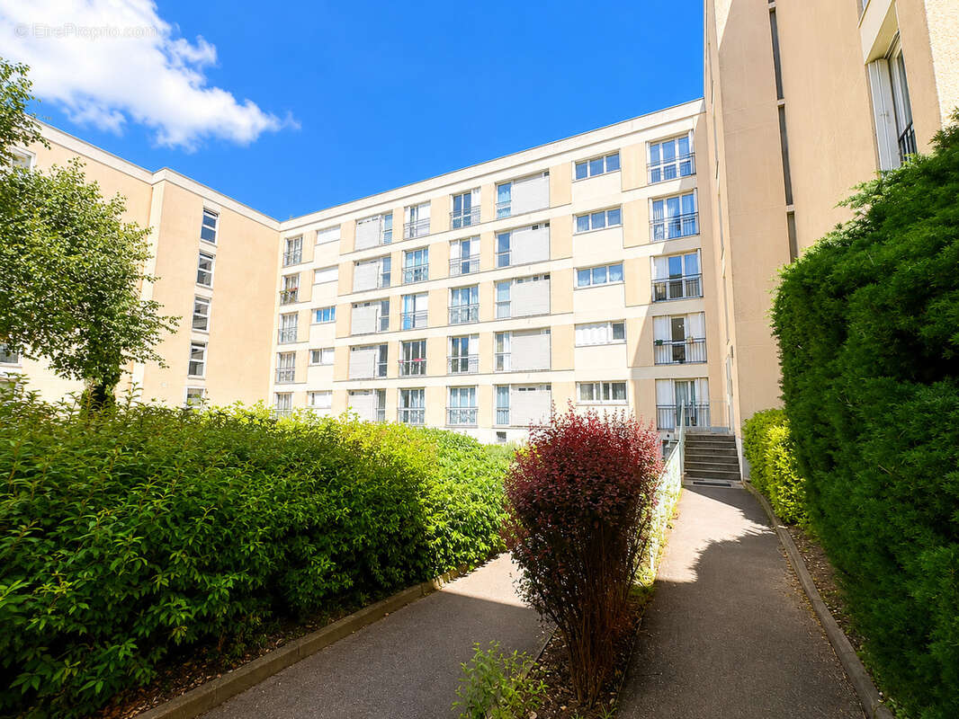 3 pièces 58 m2   rdc   parking + cave   tout compris (chauffage + eau)   yerres   156 000 € - photo 2