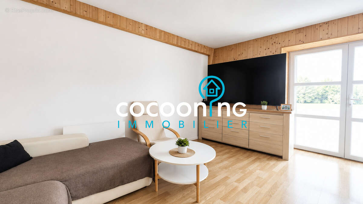 Ensemble immobilier comprenant deux logements d’habitation et une cellule commerciale - photo 3
