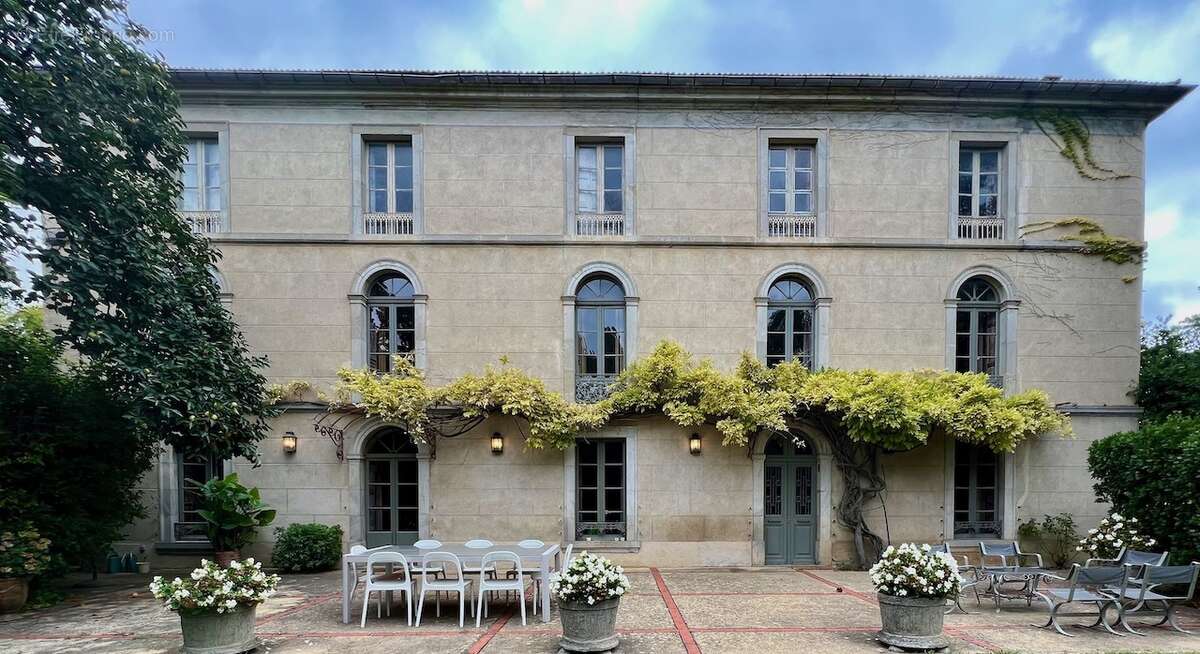 418 m² à Villemoustaussou  - photo 4