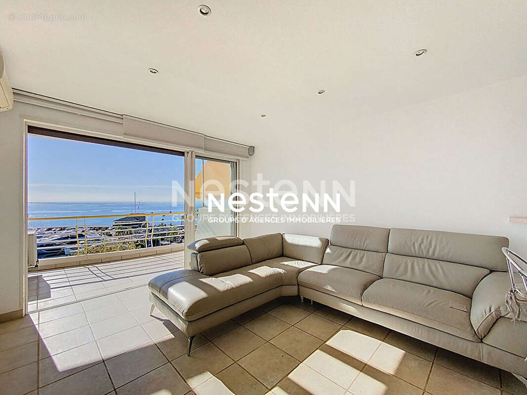 Appartement à VALLAURIS