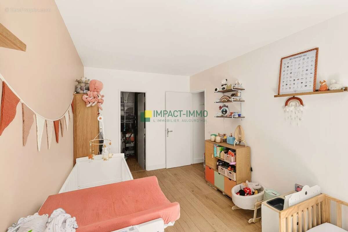 Appartement à LA GARENNE-COLOMBES
