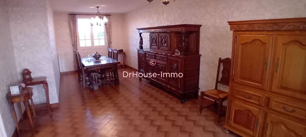 Maison à CLERE-LES-PINS