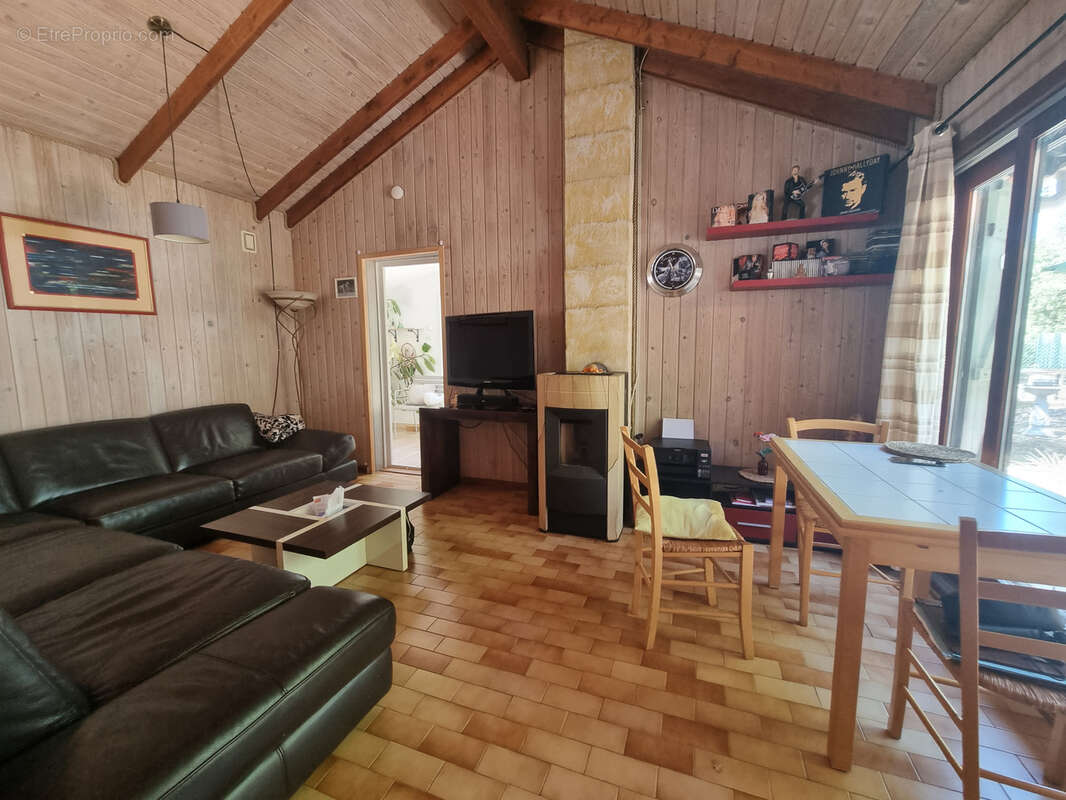 Maison à REGUSSE