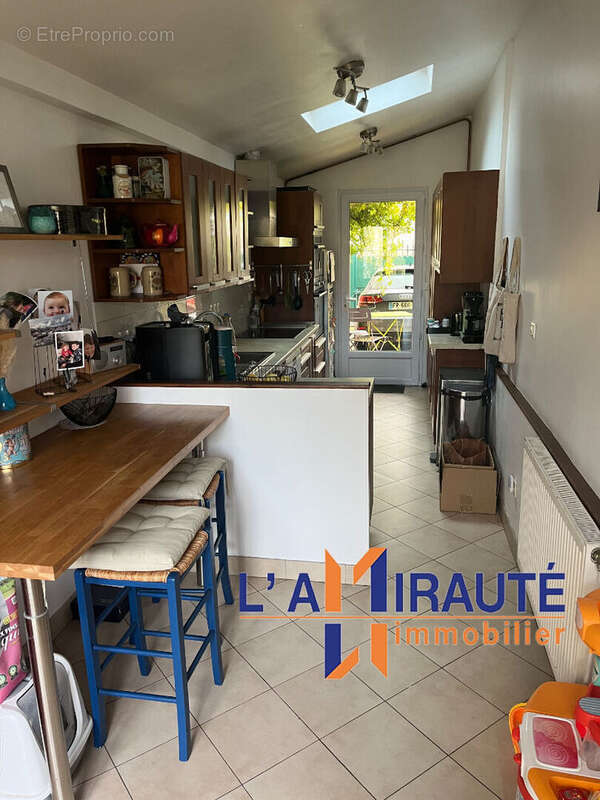 Maison à LE MESNIL-LE-ROI