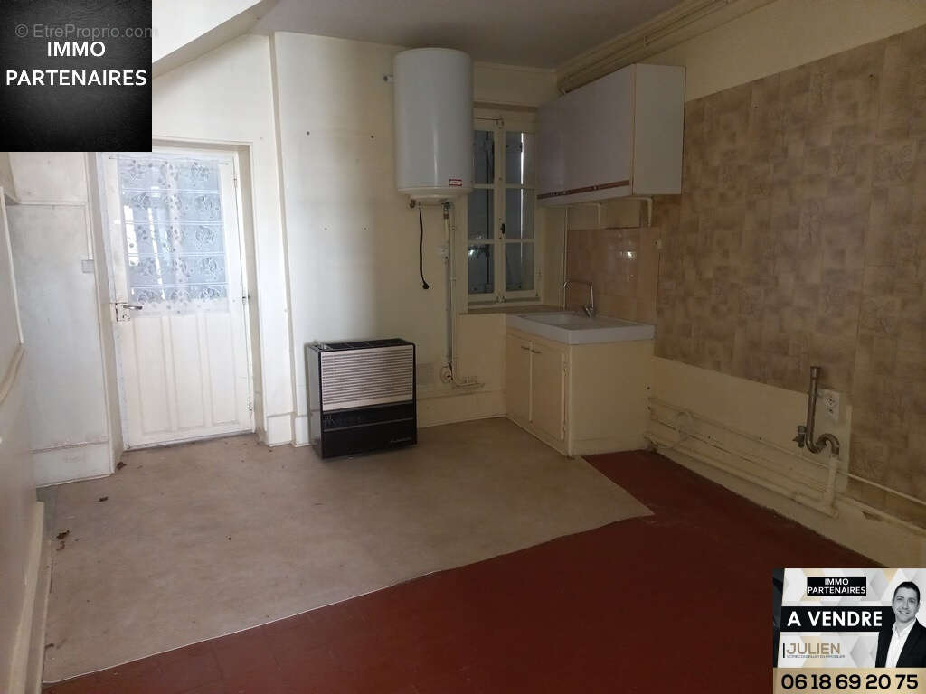 Maison de village avec grange et terrain - photo 2
