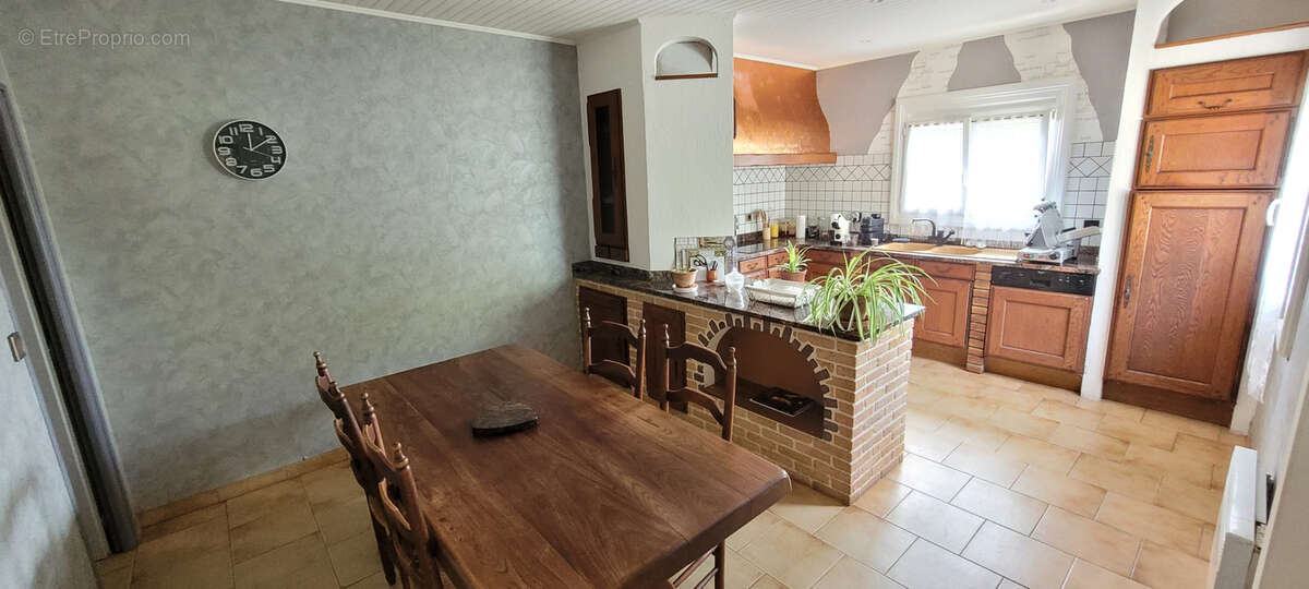 maison de plain-pied 4 chambres sur 2700m2 de terrain - photo 3