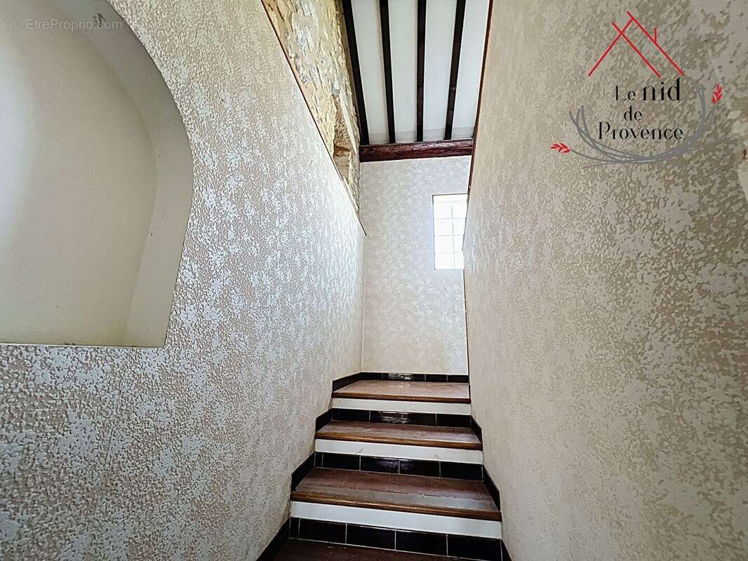 Maison à PERNES-LES-FONTAINES