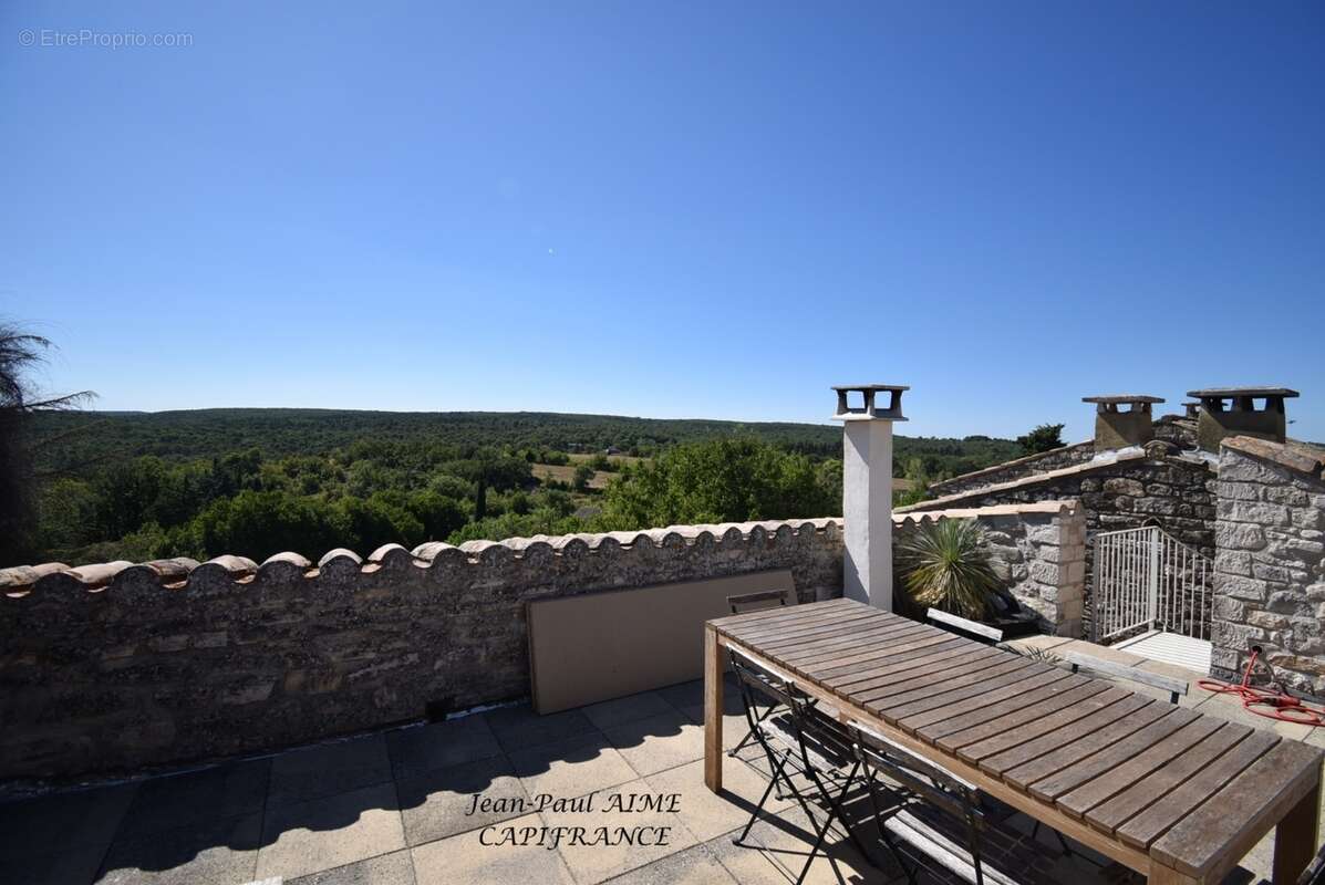 Issirac – maison de village t3 en pierre avec toit-terrasse et vue – dépendances en option - photo 2