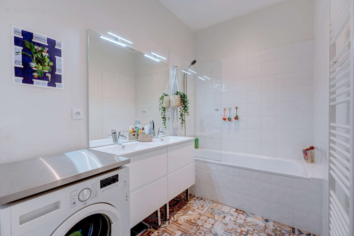 Appartement T3/4 d'exception d'une superficie de 105 m2, à deux pas de l'avenue du Maréchal de Saxe - photo 7