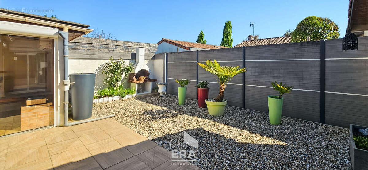 Maison à BLANQUEFORT