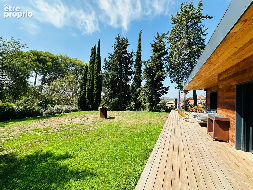 Villa d'architecte- Béziers - 5 pièces - 153.5 m² - sur 2061 mm² de terrain - photo 2
