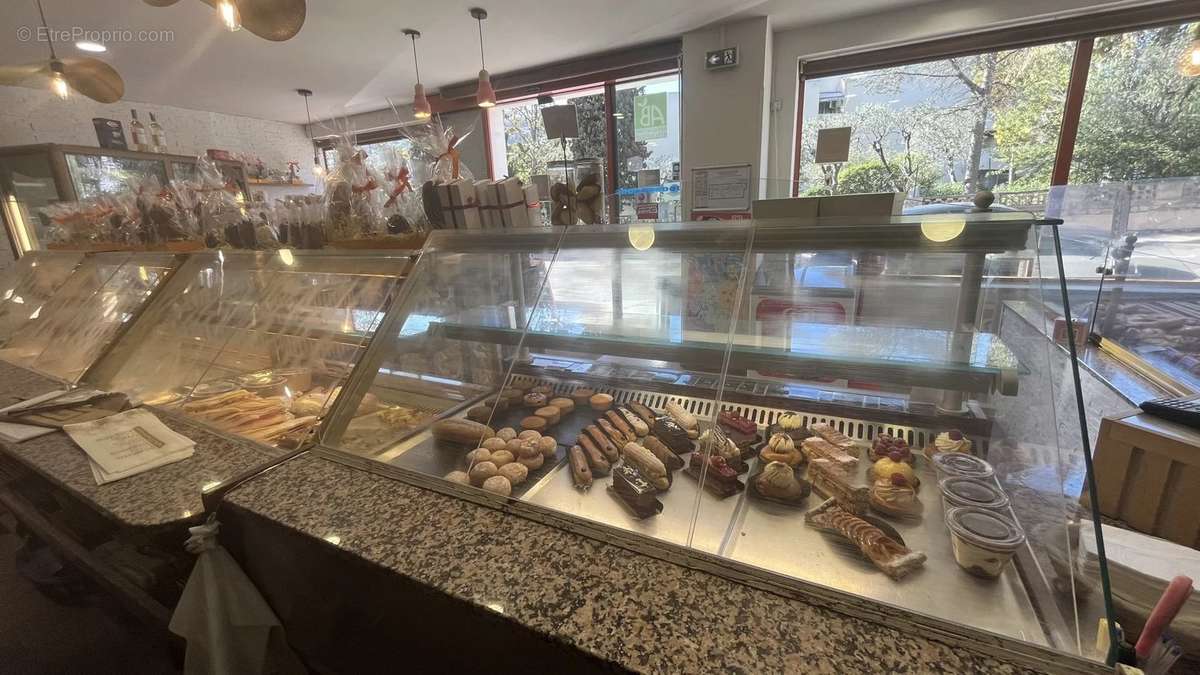 Commerce à VALLAURIS