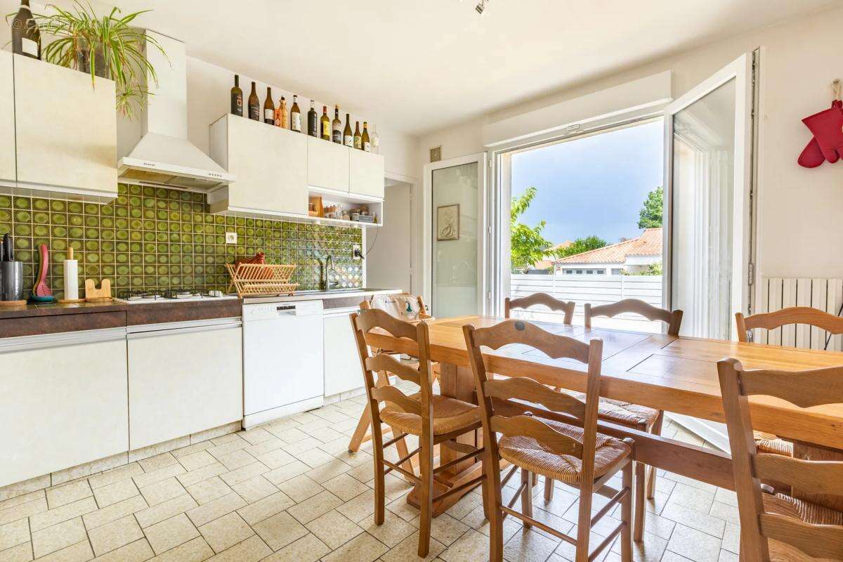 Maison de 5 pièces de 121 m² à Rezé - photo 7