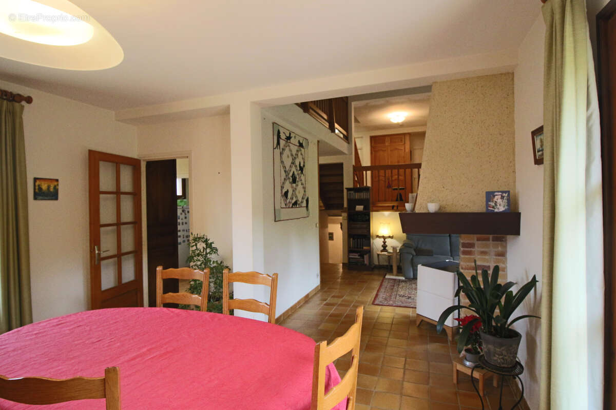 Maison à PUY-L&#039;EVEQUE