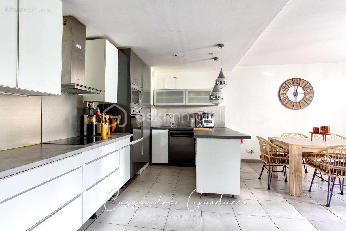 Appartement à MARSEILLE-10E