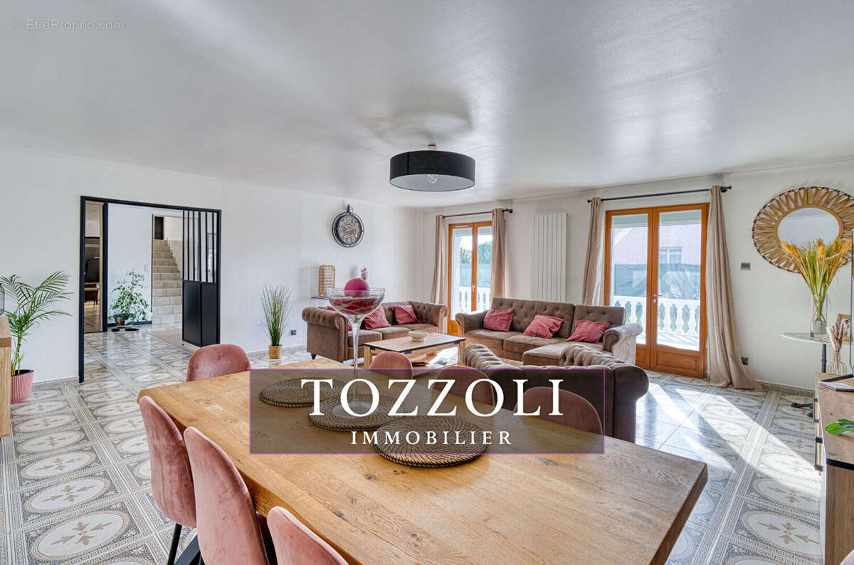 Maison à L'ISLE-D'ABEAU