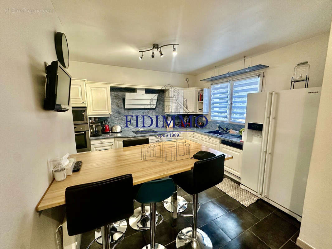 Maison à CHENNEVIERES-SUR-MARNE