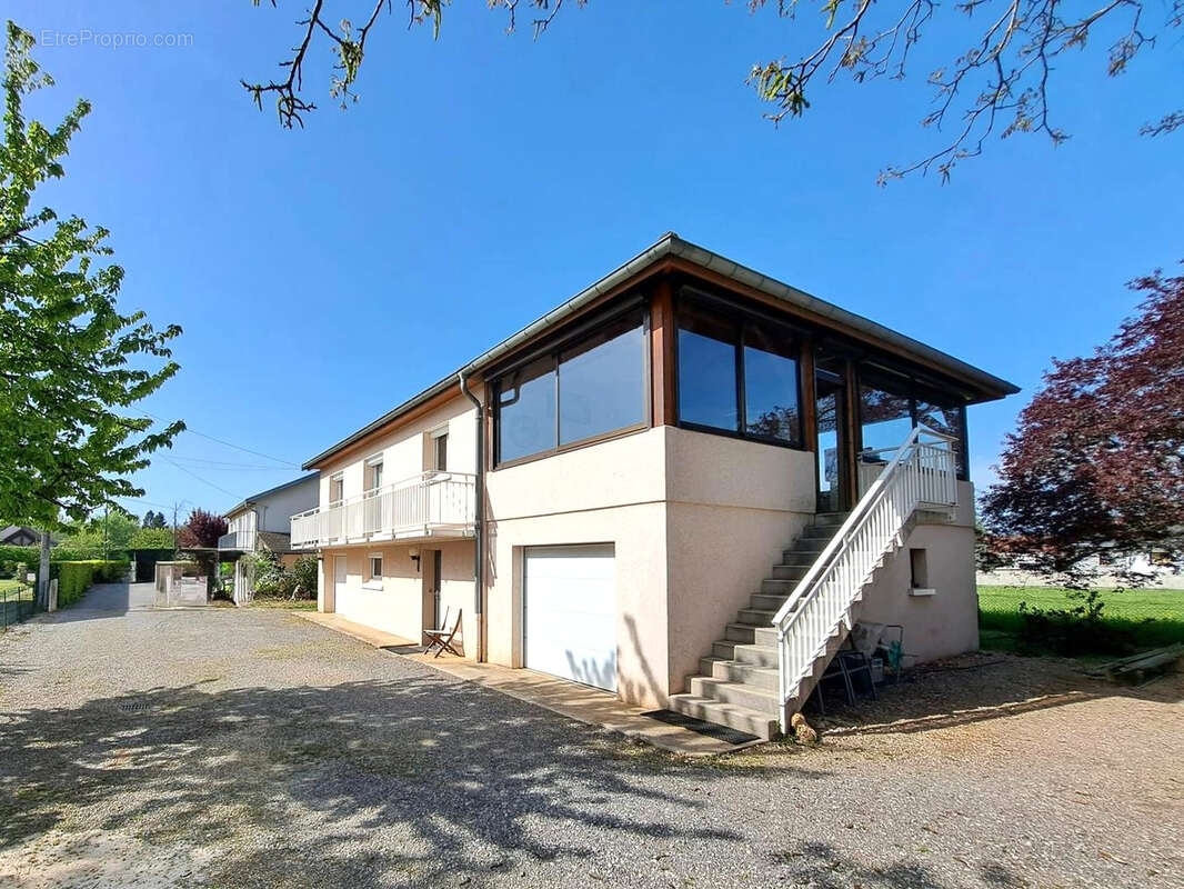 Maison à DOMBLANS