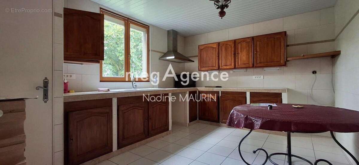 À rénover  Maison de 105 m² sur terrain de 3 180 m²  Villavard - photo 5