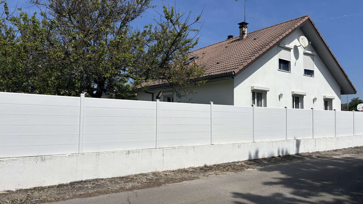 Maison à VETRAZ-MONTHOUX