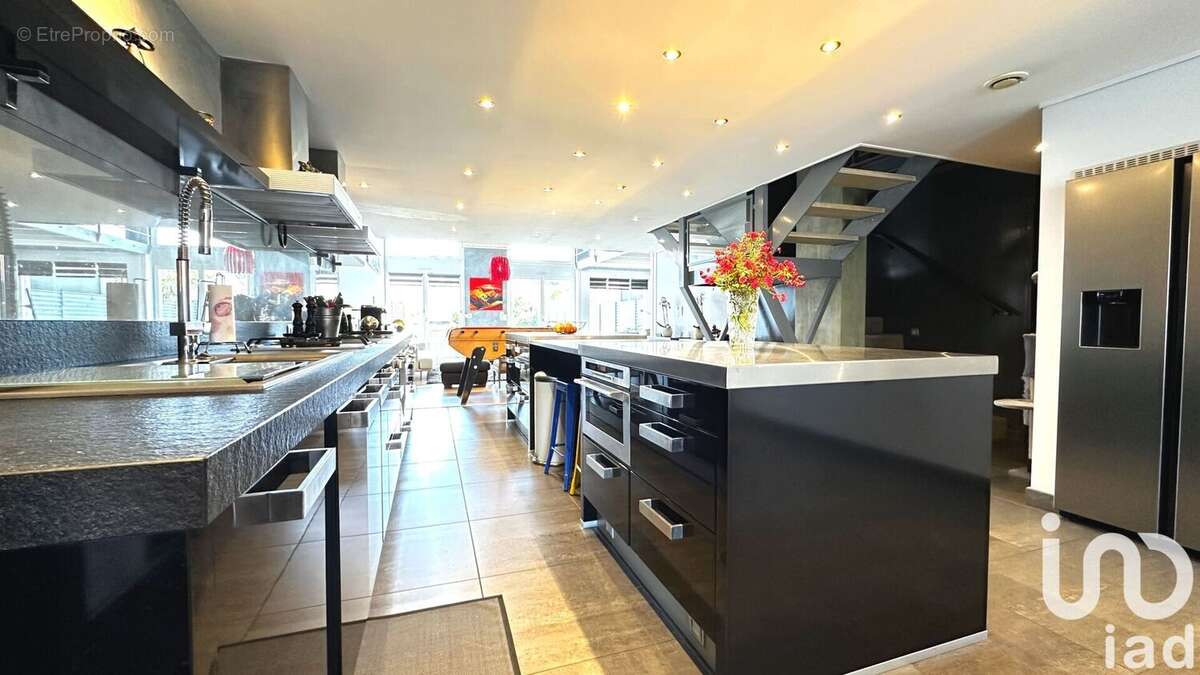 Photo 3 - Commerce à LORETTE