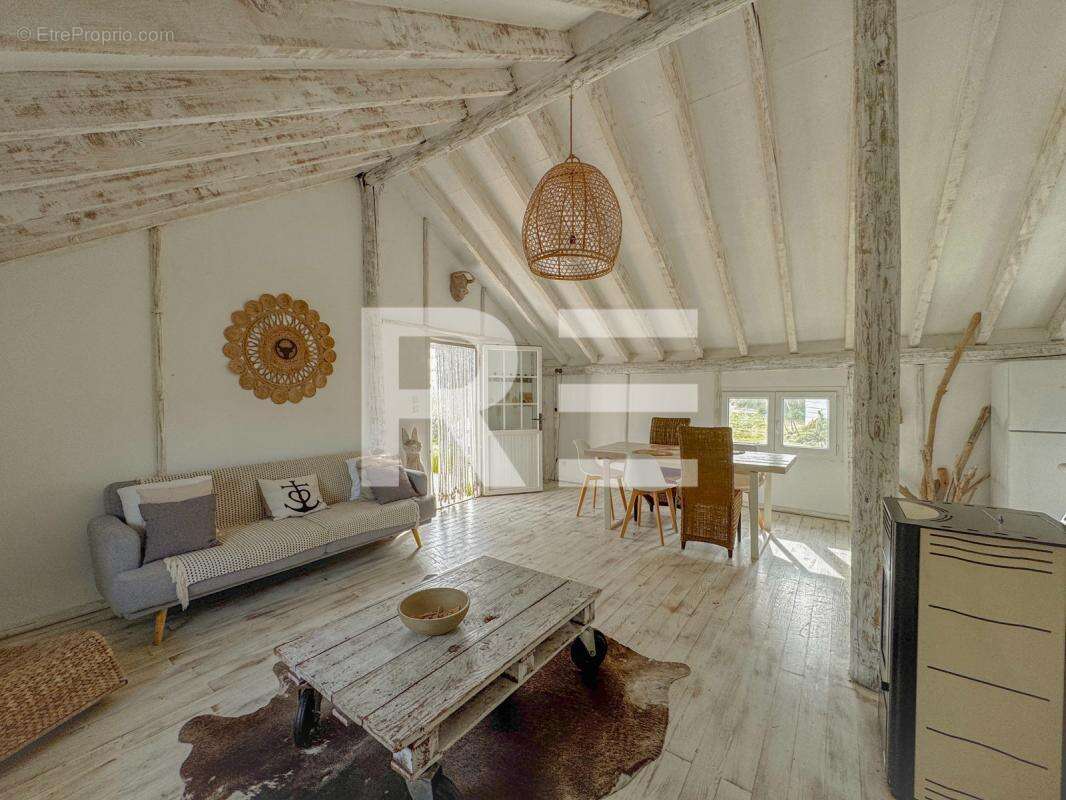 Maison à BELLEGARDE