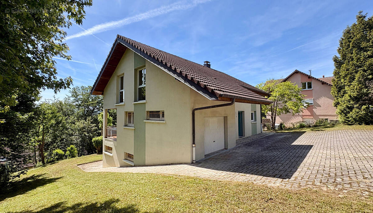 Maison à MONTFAUCON